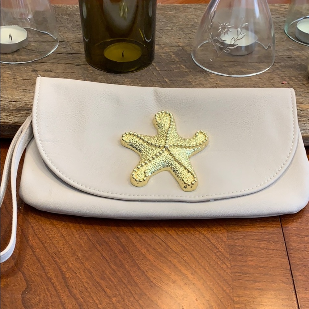 Woman’s Cape Cod clutch